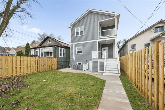 1721 W Arthur Avenue, Chicago, IL 60626
