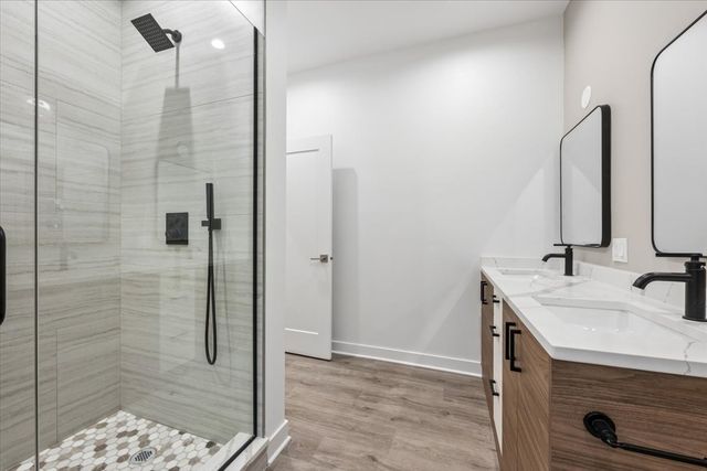 1721 W Arthur Avenue, Chicago, IL 60626