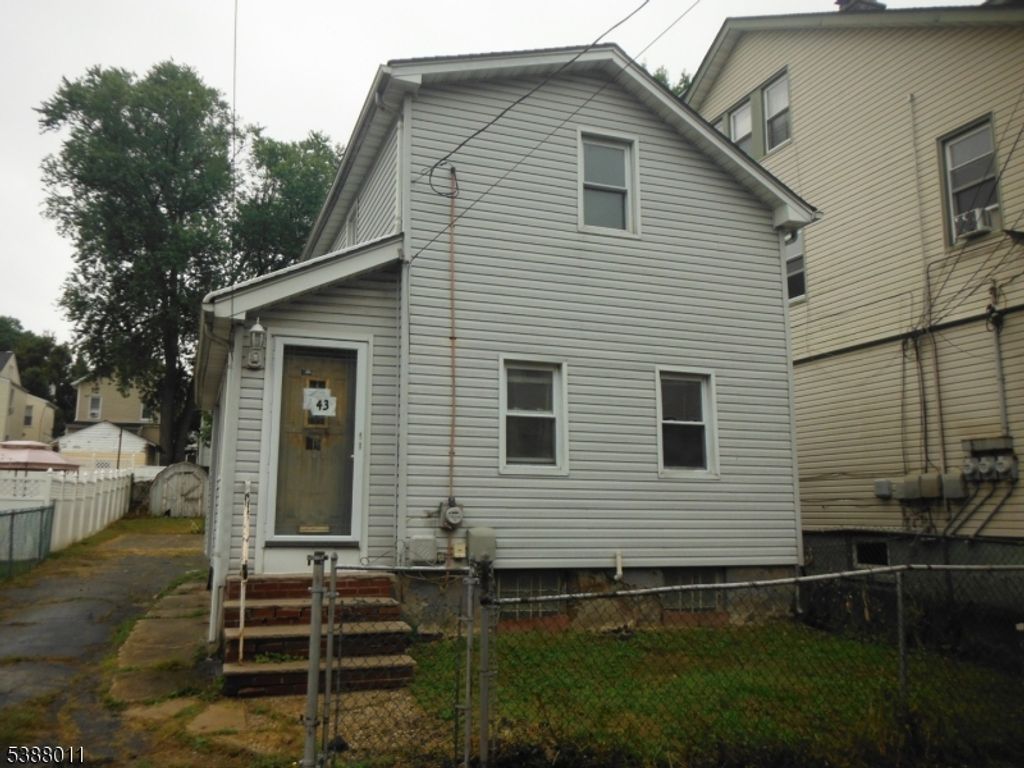 43 Charles St, Bloomfield Twp., NJ 07003