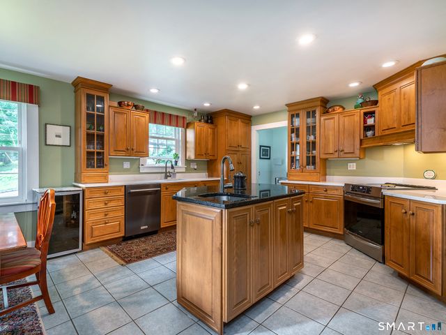 552 Breakneck Hill Road, Middlebury, CT 06762