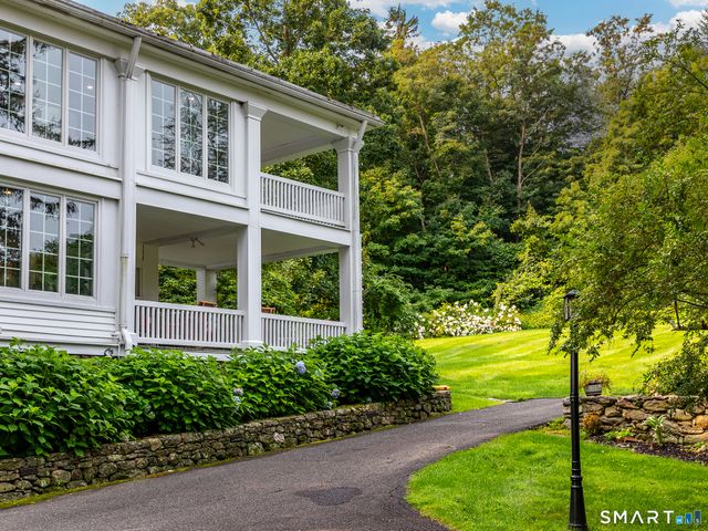552 Breakneck Hill Road, Middlebury, CT 06762