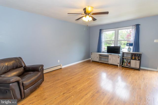 385 MOUNT CARMEL RD, Coatesville, PA 19320