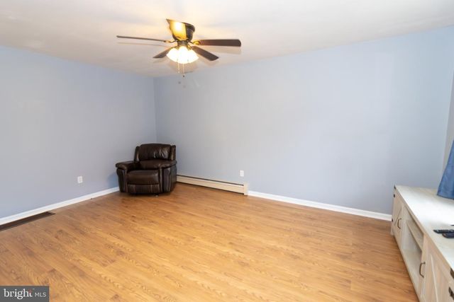 385 MOUNT CARMEL RD, Coatesville, PA 19320