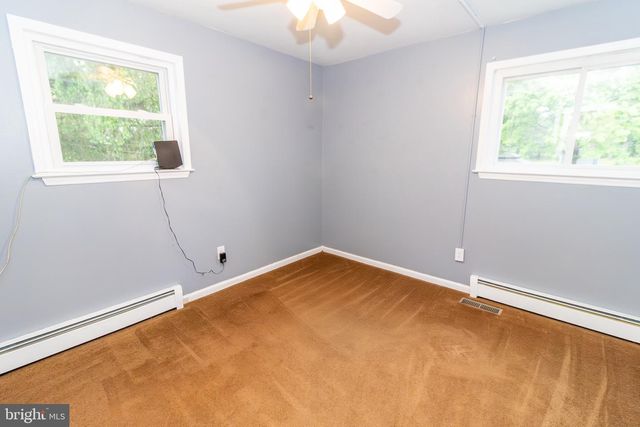 385 MOUNT CARMEL RD, Coatesville, PA 19320
