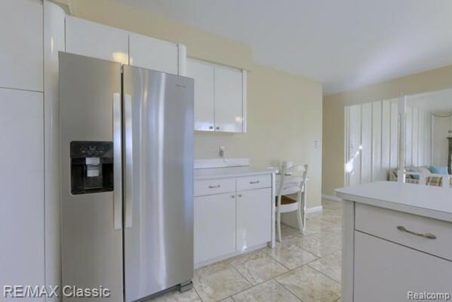 29230 Bermuda Lane, Southfield, MI 48076