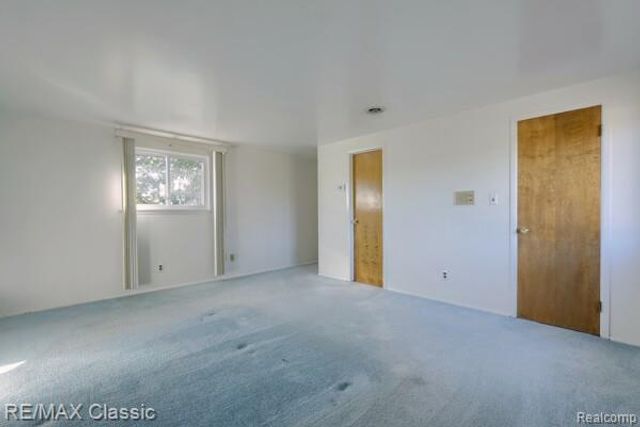 29230 Bermuda Lane, Southfield, MI 48076