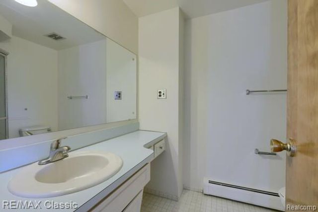 29230 Bermuda Lane, Southfield, MI 48076