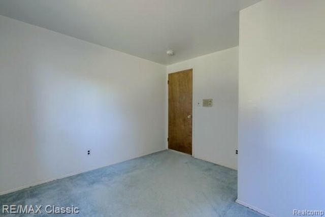 29230 Bermuda Lane, Southfield, MI 48076