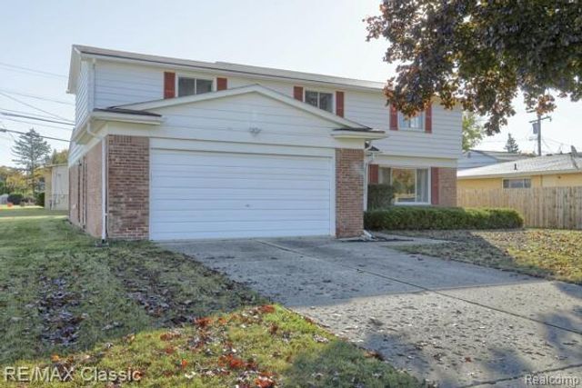 29230 Bermuda Lane, Southfield, MI 48076