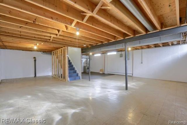 29230 Bermuda Lane, Southfield, MI 48076