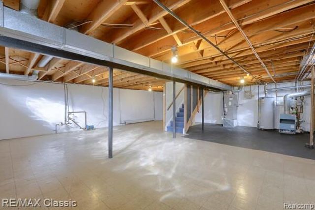 29230 Bermuda Lane, Southfield, MI 48076