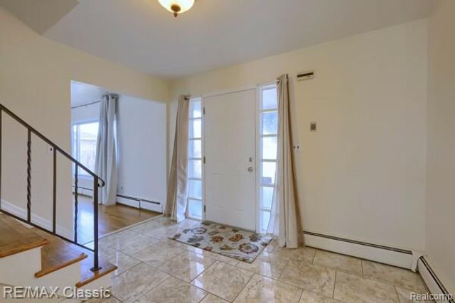 29230 Bermuda Lane, Southfield, MI 48076