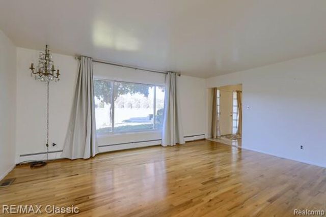 29230 Bermuda Lane, Southfield, MI 48076