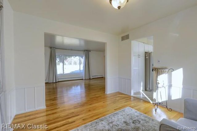 29230 Bermuda Lane, Southfield, MI 48076