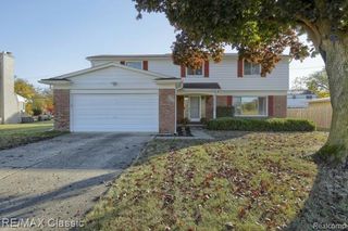 29230 Bermuda Lane, Southfield, MI 48076