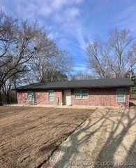 1654 W Woodcraft Road, Bennington, OK 74723