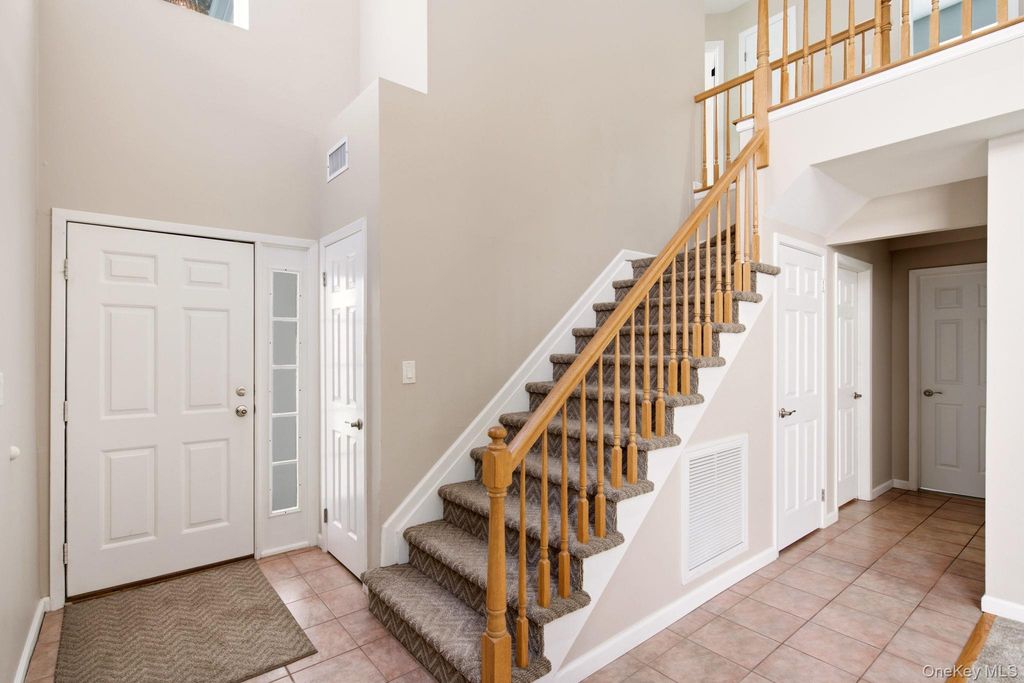 28 Colony Drive, Holbrook, NY 11741 — photo 4