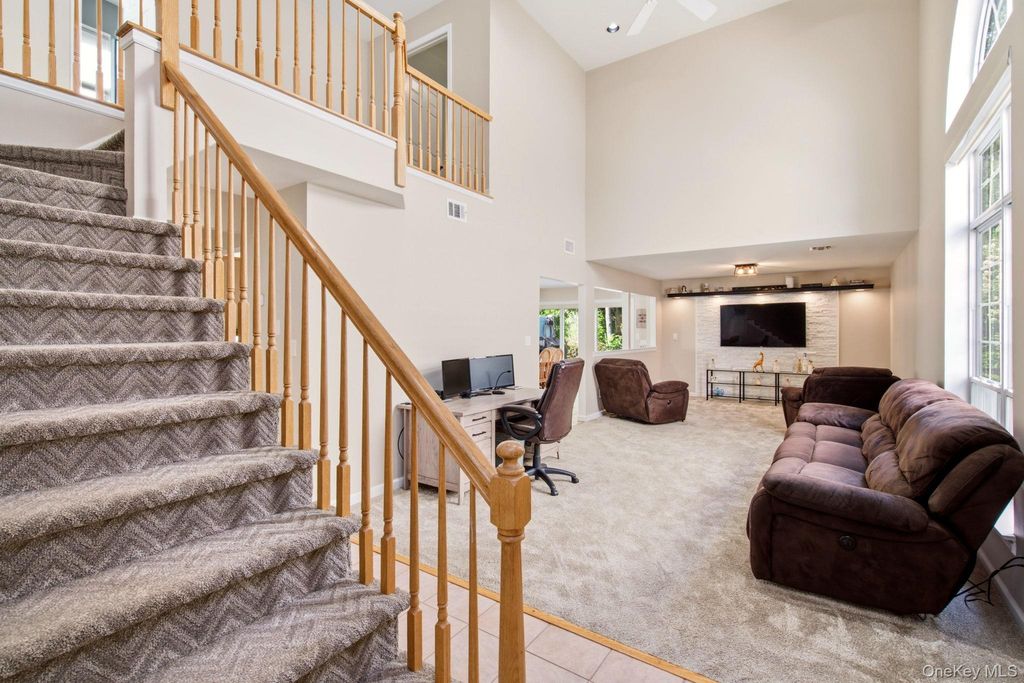28 Colony Drive, Holbrook, NY 11741 — photo 5