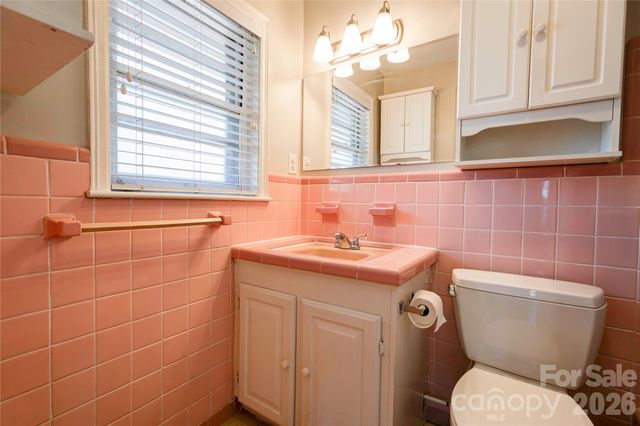 1000 W Sumter Street, Shelby, NC 28150