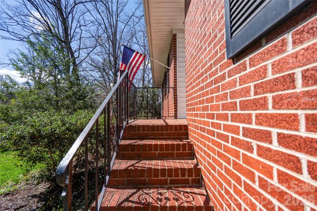 1000 W Sumter Street, Shelby, NC 28150