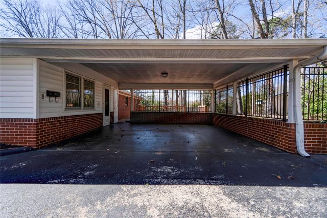 1000 W Sumter Street, Shelby, NC 28150