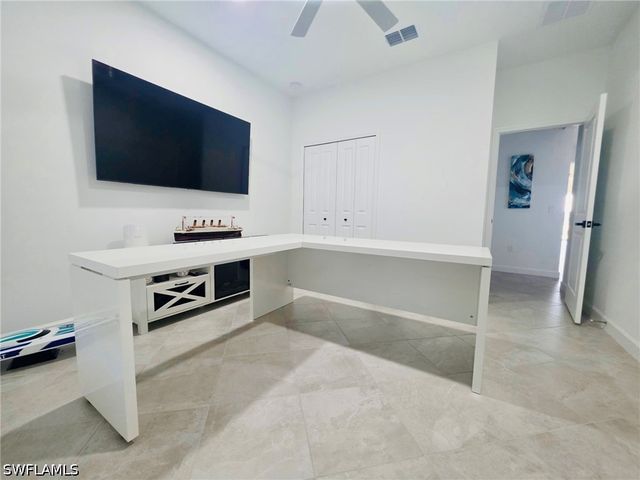 9230 Aqua Overlook CT, Lehigh Acres, FL 33936