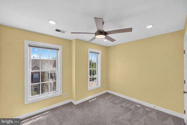 1302 HENDRIX LN, Phoenixville, PA 19460