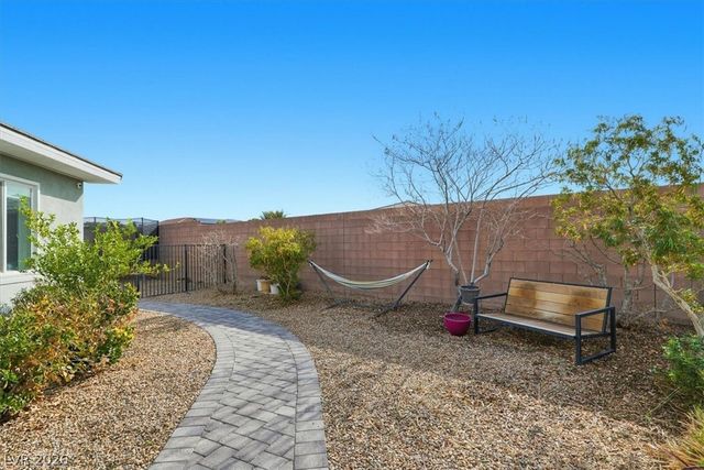 421 Emily Crossing Court, Henderson, NV 89015