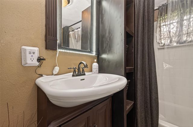 2108 King Street, Houston, TX 77026