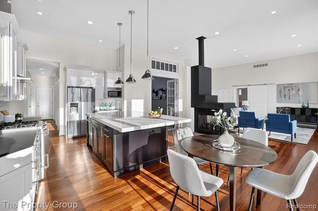 11467 Bay Shore Drive, Fenton, MI 48430