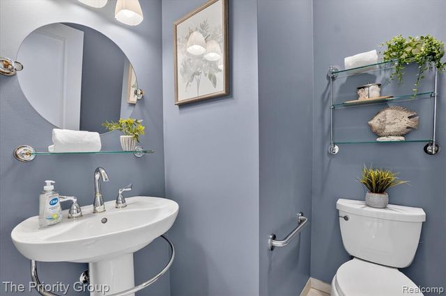 11467 Bay Shore Drive, Fenton, MI 48430