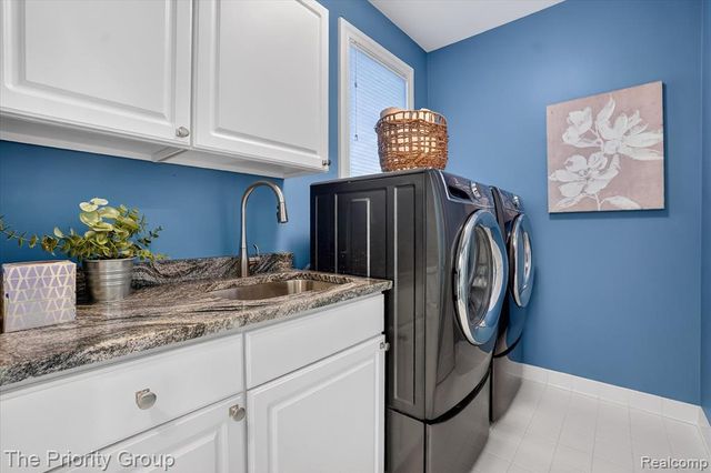 11467 Bay Shore Drive, Fenton, MI 48430