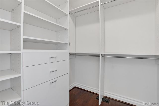 11467 Bay Shore Drive, Fenton, MI 48430