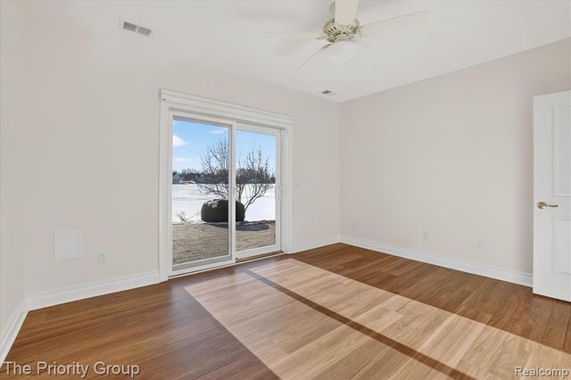 11467 Bay Shore Drive, Fenton, MI 48430