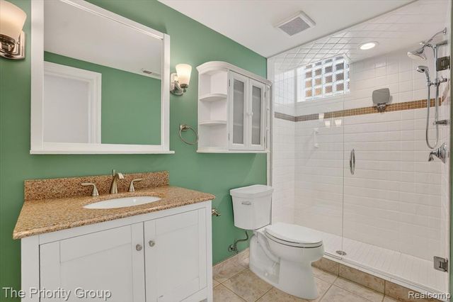 11467 Bay Shore Drive, Fenton, MI 48430