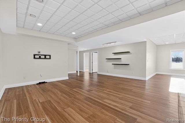 11467 Bay Shore Drive, Fenton, MI 48430