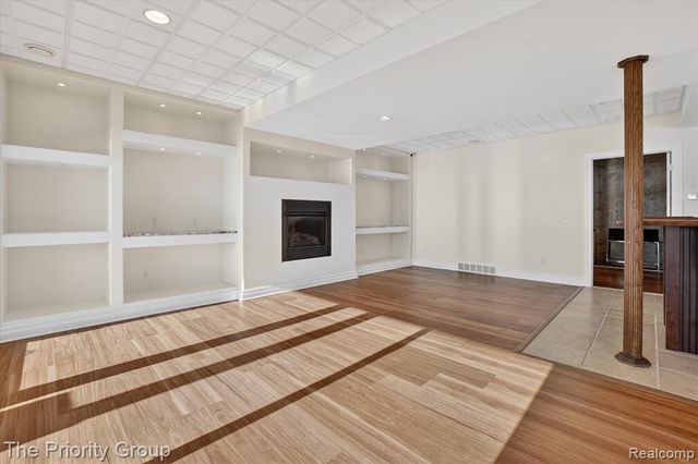 11467 Bay Shore Drive, Fenton, MI 48430