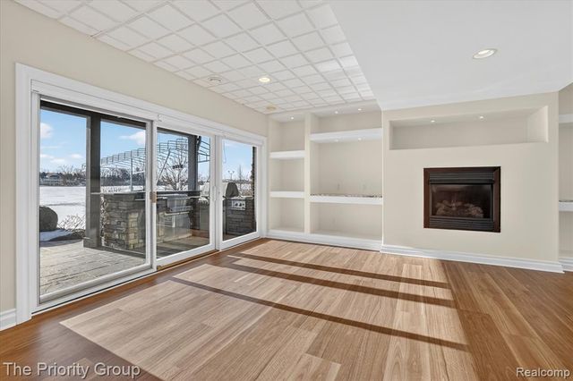 11467 Bay Shore Drive, Fenton, MI 48430