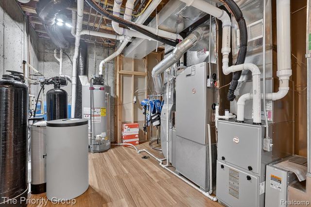 11467 Bay Shore Drive, Fenton, MI 48430