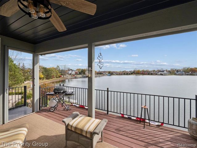 11467 Bay Shore Drive, Fenton, MI 48430