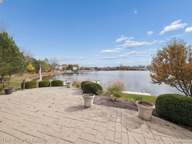 11467 Bay Shore Drive, Fenton, MI 48430