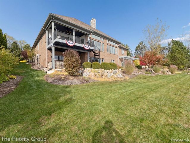11467 Bay Shore Drive, Fenton, MI 48430