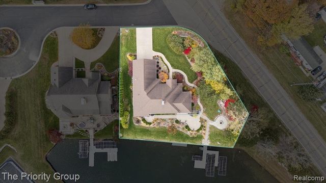 11467 Bay Shore Drive, Fenton, MI 48430