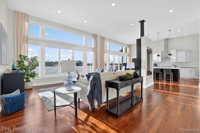 11467 Bay Shore Drive, Fenton, MI 48430