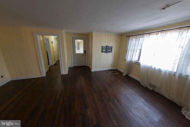 105 MOUNT LAUREL RD, Hainesport, NJ 08036