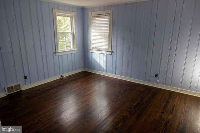 105 MOUNT LAUREL RD, Hainesport, NJ 08036