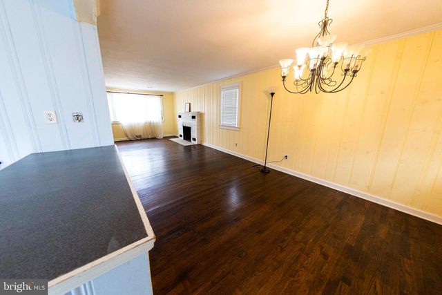 105 MOUNT LAUREL RD, Hainesport, NJ 08036