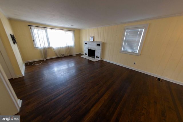 105 MOUNT LAUREL RD, Hainesport, NJ 08036