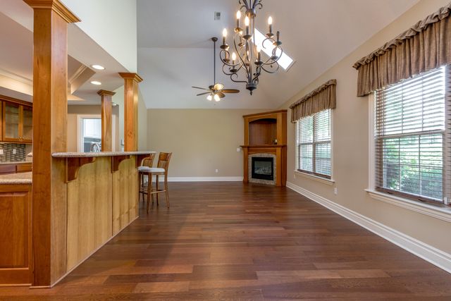 5613 MAJESTIC CIR, Columbia, MO 65203