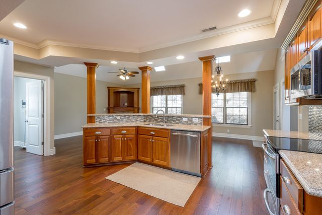 5613 MAJESTIC CIR, Columbia, MO 65203